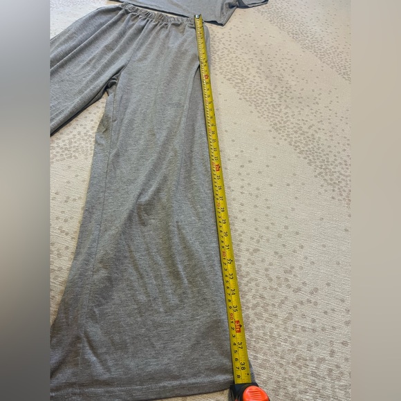 Cropped Lounge Set - Picture 13 of 13